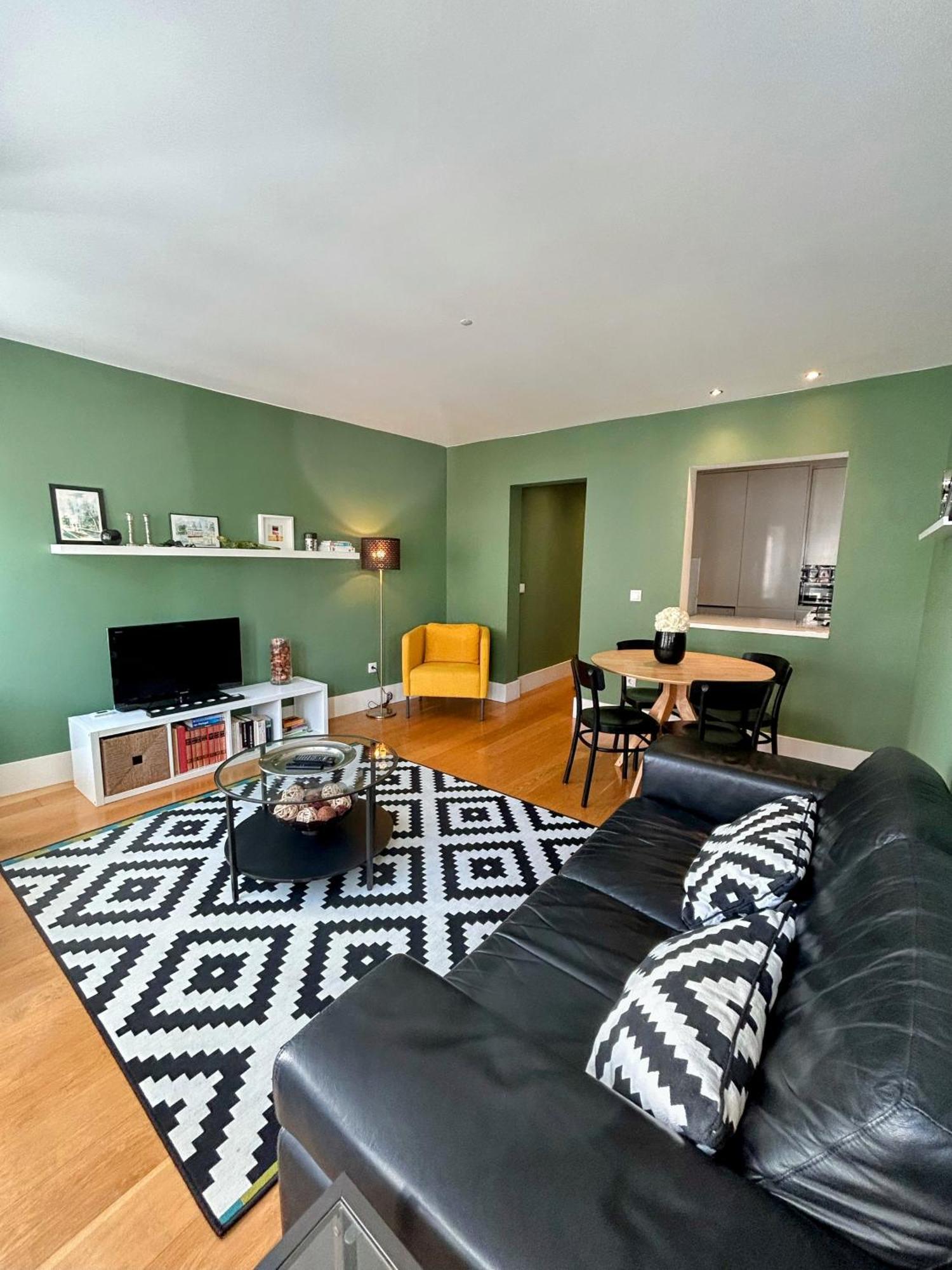 Design Flat In Principe Real * Lissabon
