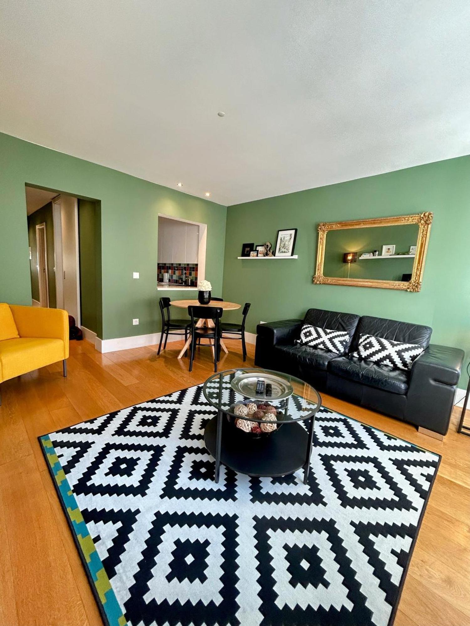 Design Flat In Principe Real * Lissabon
